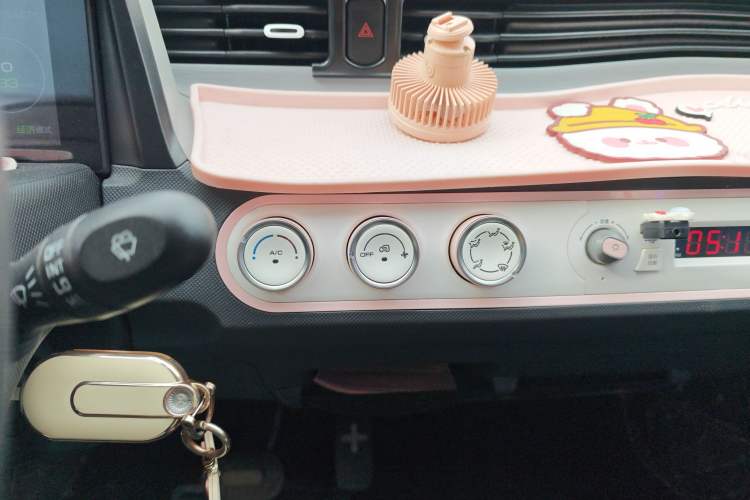 Used Wuling Hongguang MINIEV 2021 Macaron Fashion Edition Lithium-Ion Battery Audio And AC Panel