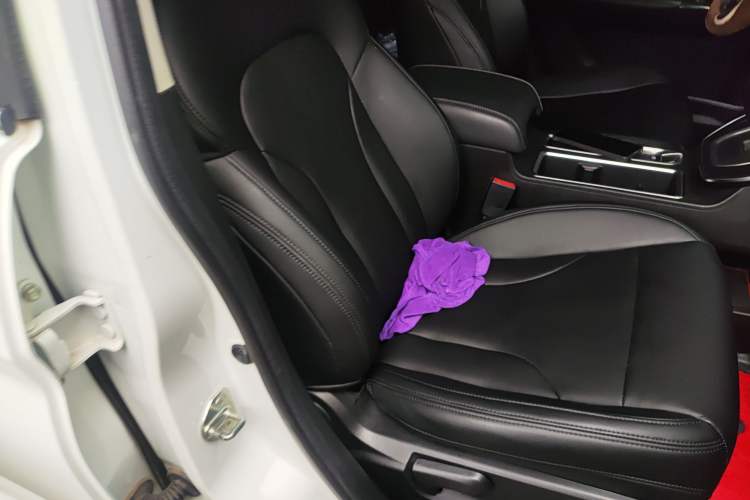 Used Haval M6 2021 PLUS 1.5T DCT Elite Smart Connectivity Model Right Front Seat