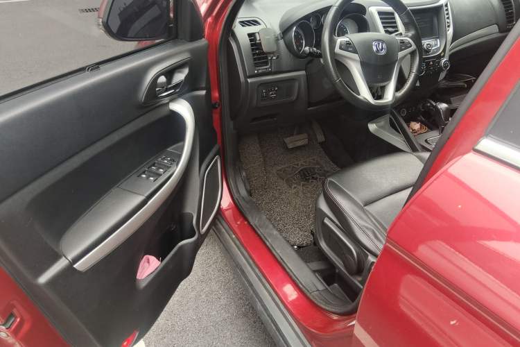 Used CHANGAN CS35 2015 1.6L Automatic Luxury Model China IV Standard Driver Seat