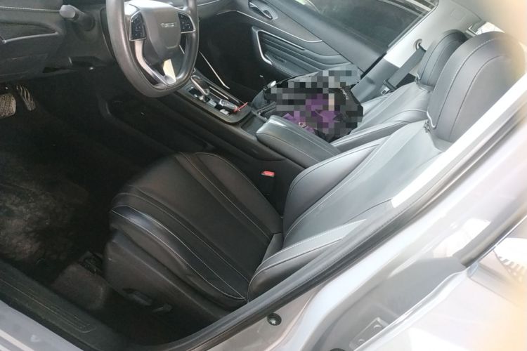 Used Venucia V 2021 260T Idol Edition
