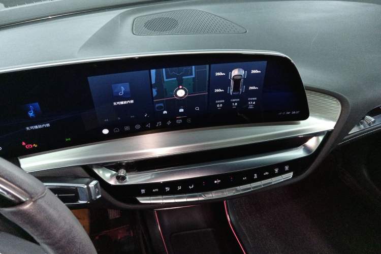 Used Cadillac LYRIQ 2022 Rear-Drive Long-Range Luxury Edition
