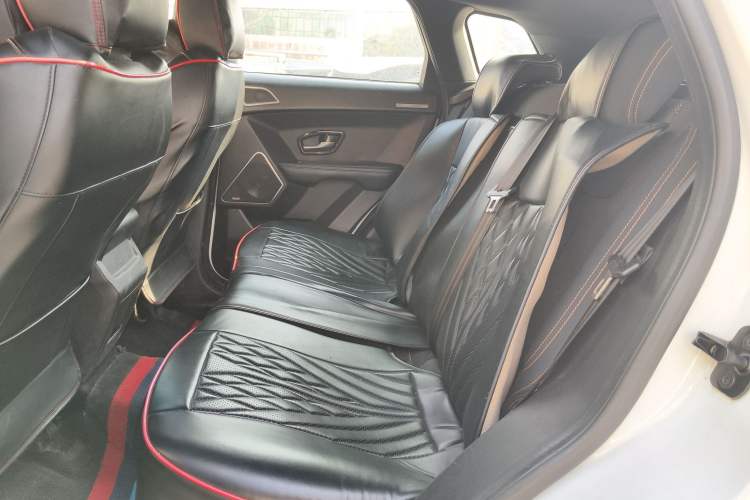 Used Land X7 2015 2.0T Panoramic Luxury Edition
