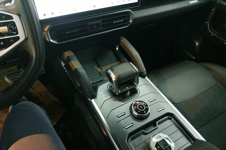 Used JETOUR Traveler 2023 2.0T All-Wheel Drive CrossPRO+ Gear Lever