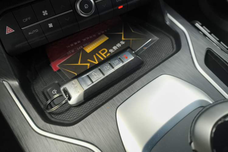 Used Wey VV6 2018 2.0T Two-Wheel-Drive Ultra-Luxury Version China V Standard