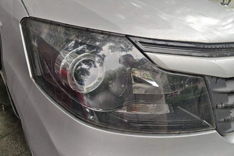 Used CHANGAN KAICHENG Ruixing M70 2019 1.5L Comfort Version 6-Seater China VI Standard Flat Roof Liftback Doors – DAM15KL Right Front Headlight