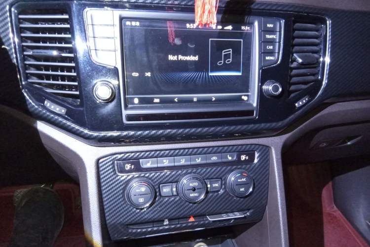 Used Volkswagen Teramont 2017 380TSI Four-Wheel Drive Luxury Edition Audio And AC Panel