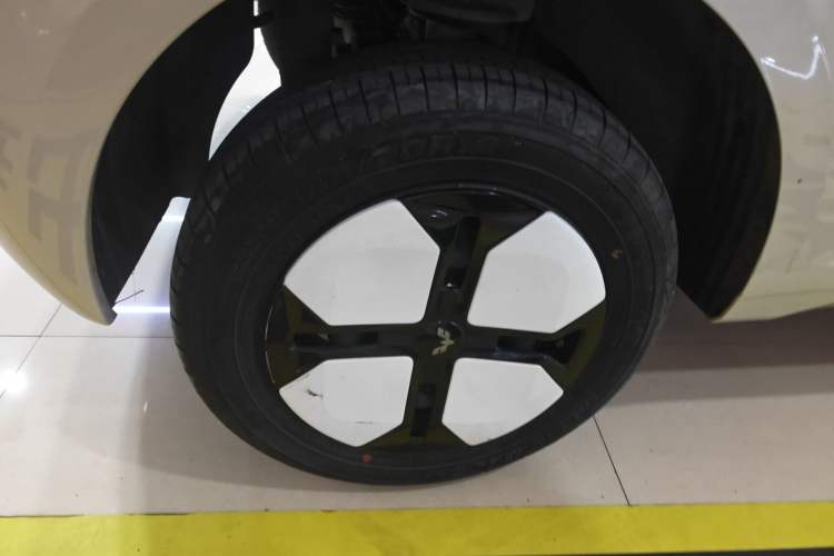 Used Wuling Hongguang MINIEV 2024 3rd Generation 215km Advanced Version Exterior 5