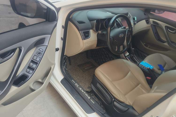 Used Hyundai Elantra (5th Generation / Langdong) 2015 1.6L Automatic Luxury Model
