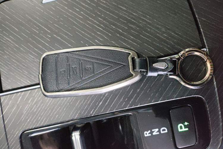 Used Venucia V DD-i 2023 60km iD Joy Ride Edition