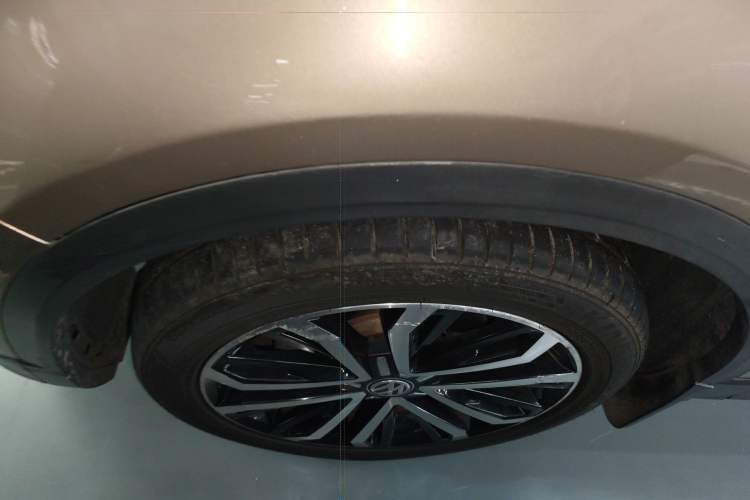 Used Volkswagen T-ROC 2018 280TSI DSG Two-Wheel Drive Luxury Version China VI Standard Left Front Wheel Hub