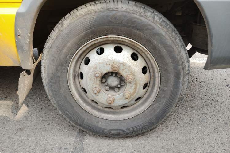 Used Iveco Daily 2014 2.5T-A35 NJ6484ACM47Z4