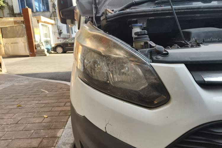 Used Ford Transit 2017 2.0T Diesel Multi-Function Commercial Vehicle Mid-Drive Mid-Roof China V Standard