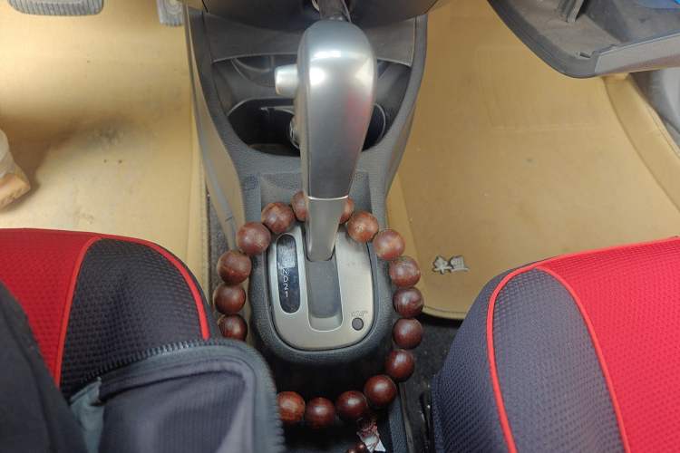 Used Nissan Livina 2010 JINRUI Edition 1.6L Automatic Standard Model Gear Lever