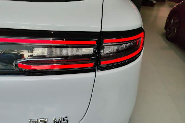 Used Hima AITO M5 2025 Extended-Range Ultra Rear-Wheel-Drive Version Right Rear Taillight