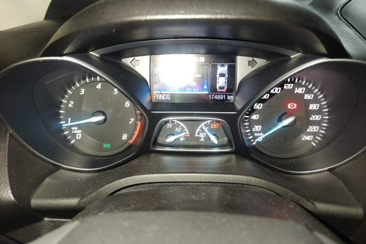 Used Ford Kuga 2015 2.0L GTDi Four-Wheel-Drive Sport Model