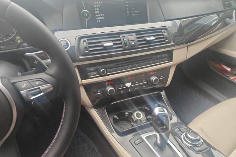 Used BMW 5 Series 2012 523Li Luxury Model
