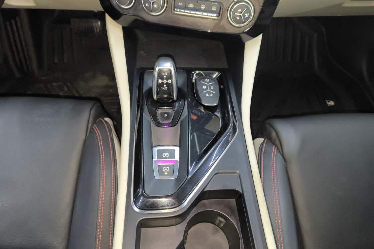 Used Lynk & Co 02 2018 1.5T DCT Two-Wheel Drive Zhaopu Version China V Standard
