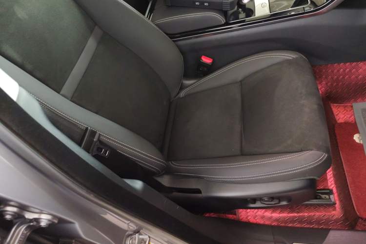 Used Land Rover Range Rover Velar 2019 250 PS
