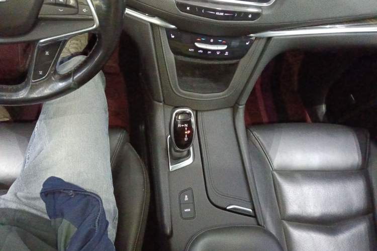 Used Cadillac XT5 2018 25T Luxury Model