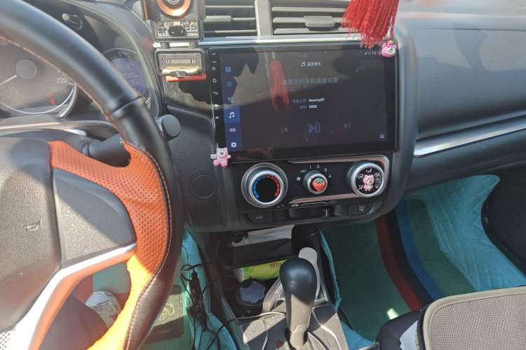 Used Honda Fit 2014 1.5L SE CVT Fashion Model Audio And AC Panel