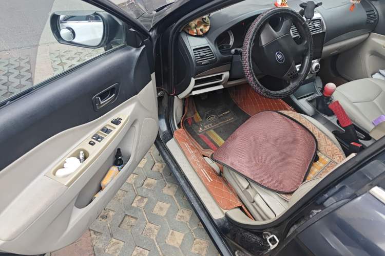 Used Bestune B50 2012 1.6L manual fashion version