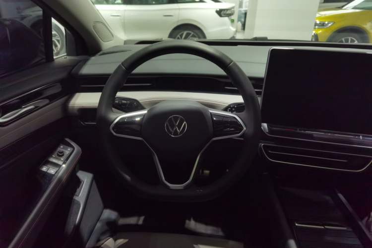 Used Volkswagen ID.7 VIZZION 2024 AIR model
