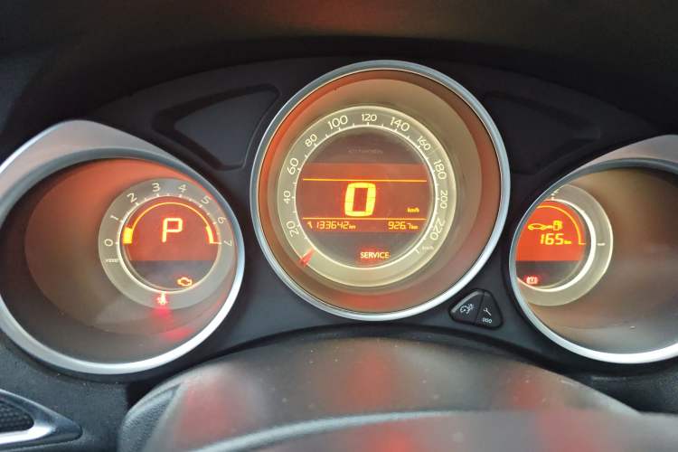 Used Citroen C4L 2013 1.6THP Automatic Dynamic Edition Odometer Close Up