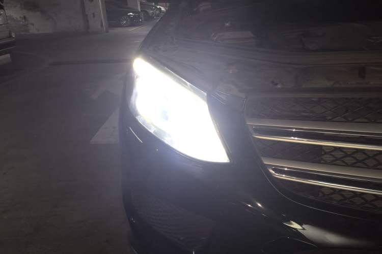 Used Mercedes-Benz GLE 2015 GLE 320 4MATIC Right Front Headlight
