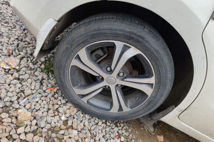 Used Nissan Tiida 2016 1.6L CVT Smart Drive Edition Right Rear Wheel Hub