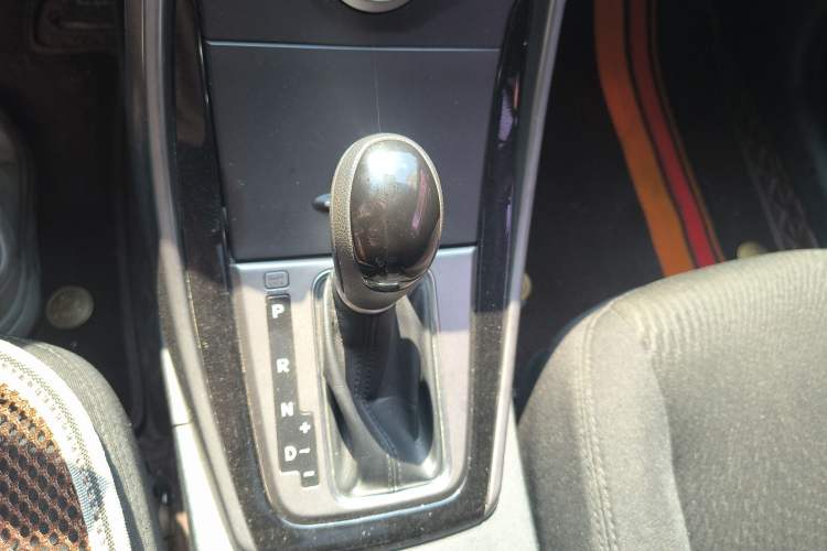 Used Hyundai Elantra (5th Generation / Langdong) 2016 1.6L Automatic Smart Version
