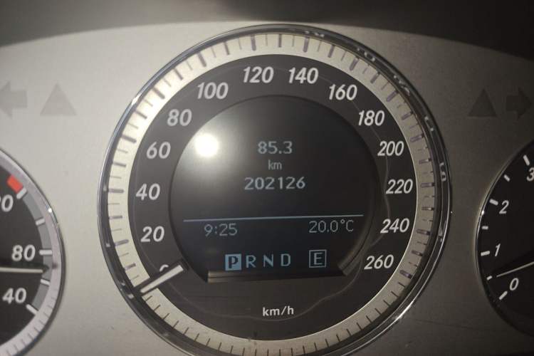 Used Mercedes-Benz GLK-Class 2012 GLK 300 4MATIC Dynamic Edition Odometer Close Up