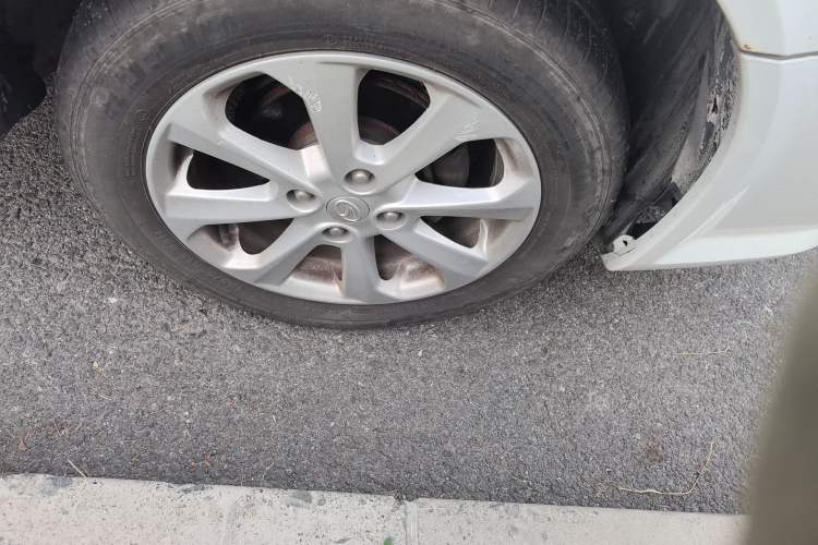 Used Soueast V3 Lingyue 2012 1.5L Manual Comfort Edition Right Front Wheel Hub