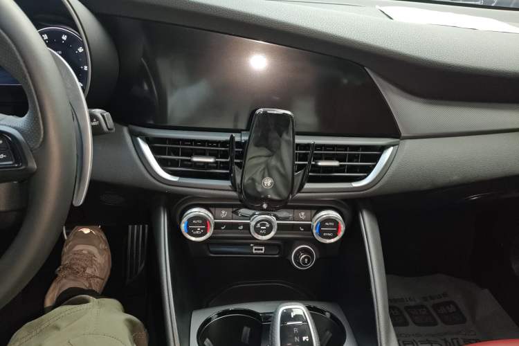 Used Alfa Romeo Giulia 2023 2.0T 280HP Track Edition