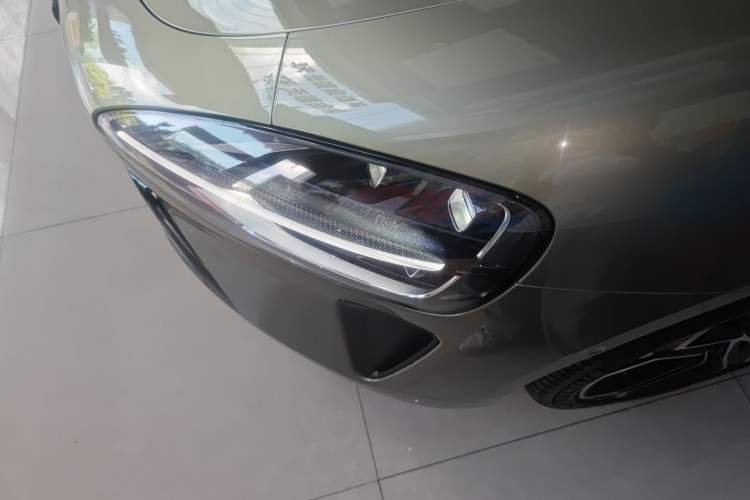 Used Xiaomi Auto SU7 2024 Rear-Drive Ultra-Long Range Advanced Pro-Level Intelligent Driving Version Left Front Headlight