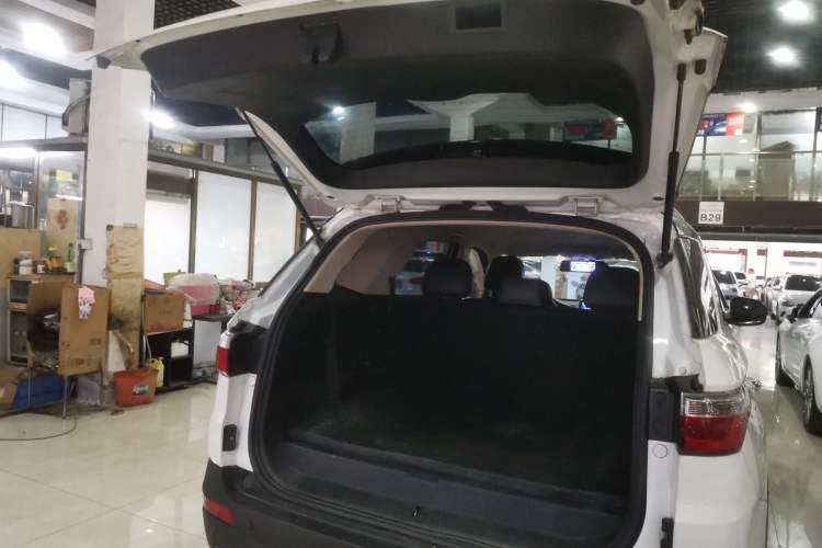 Used Dongfeng Fengon S560 2018 1.8L Manual Urban Model 7 Seats
