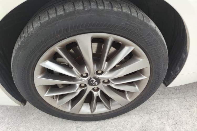 Used Infiniti Q50L 2018 2.0T Enjoyment Version China VI Standard
