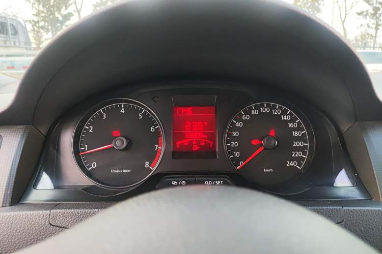 Used Volkswagen Santana 2015 1.6L Manual Fashion Edition Instrument Cluster