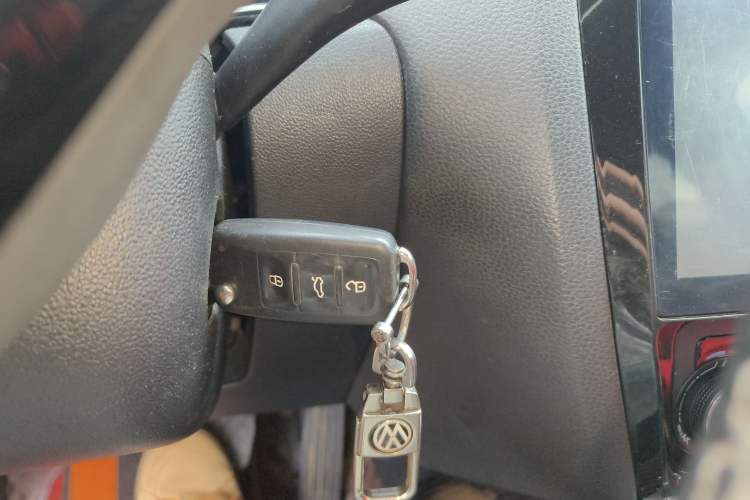 Used Volkswagen Sagitar 2015 1.6L Automatic Comfort Model Vehicle Key