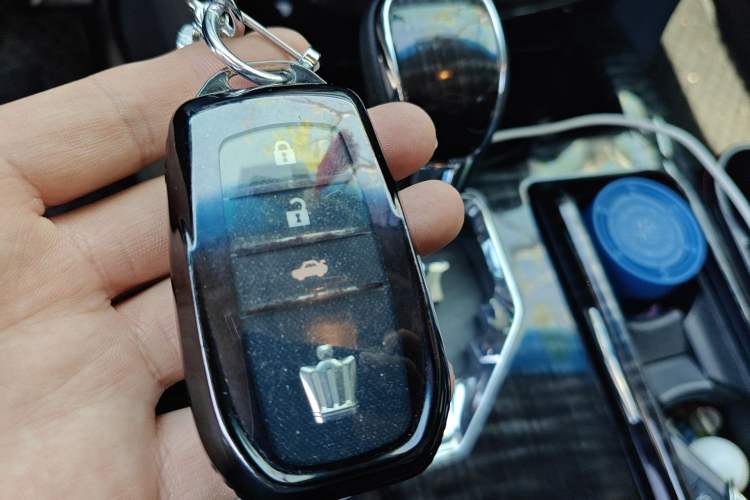 Used Toyota Crown 2015 2.0T Fashion Edition Vehicle Key