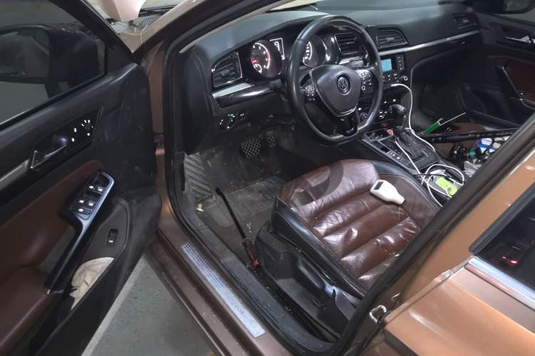 Used Volkswagen Lamando 2015 280TSI DSG Comfort Edition Driver Seat