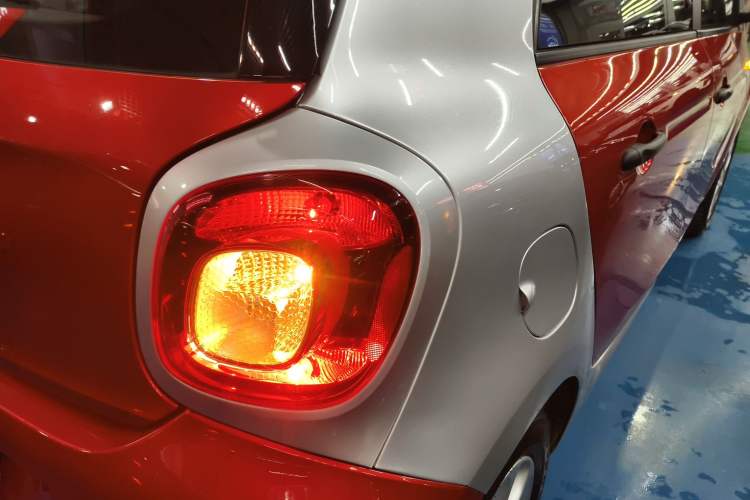 Used smart forfour 2018 1.0L 52 kW Dynamic Edition
