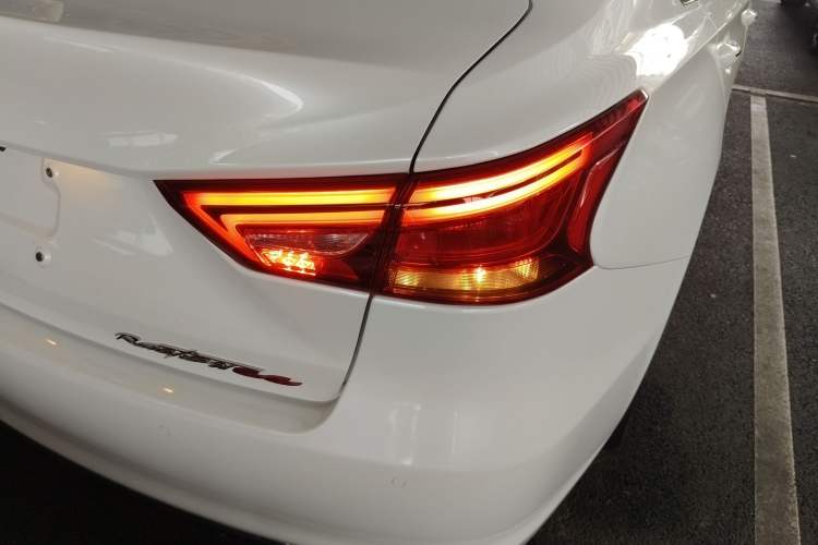 Used CHANGAN Raeton CC 2019 1.5T Automatic Haoya Edition Guangmang Model China VI Standard Exterior 3