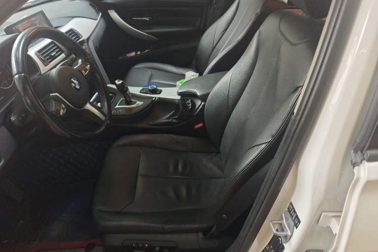 Used BMW 3 Series 2013 320i Sport Edition Left Front Seat