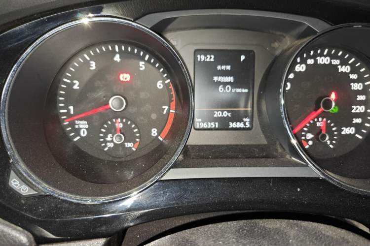 Used Volkswagen Sagitar 2018 280TSI DSG Luxury Model Odometer Close Up