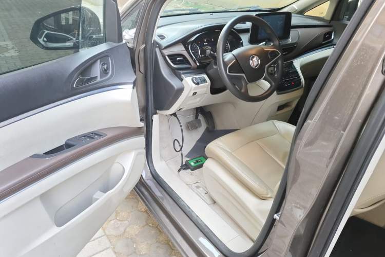 Used Buick GL8 2022 Land Cruiser Executive Class 652T Comfort Model Driver Seat