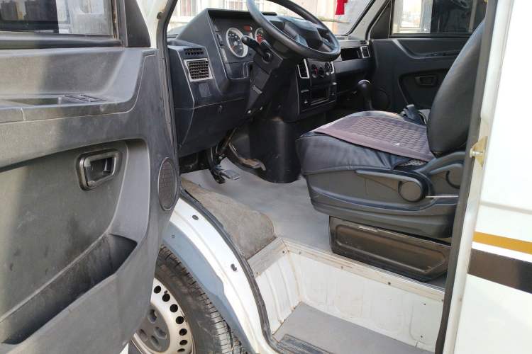 Used Iveco Daily 2017 2.5T A35 Passenger Van 5-7 Seats Model 47Z5
