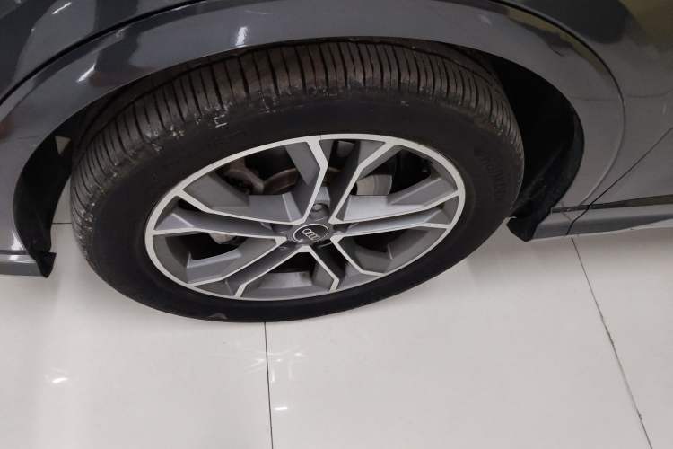 Used Audi Q3 2024 40 TFSI Fashion Dynamic Model Left Front Wheel Hub