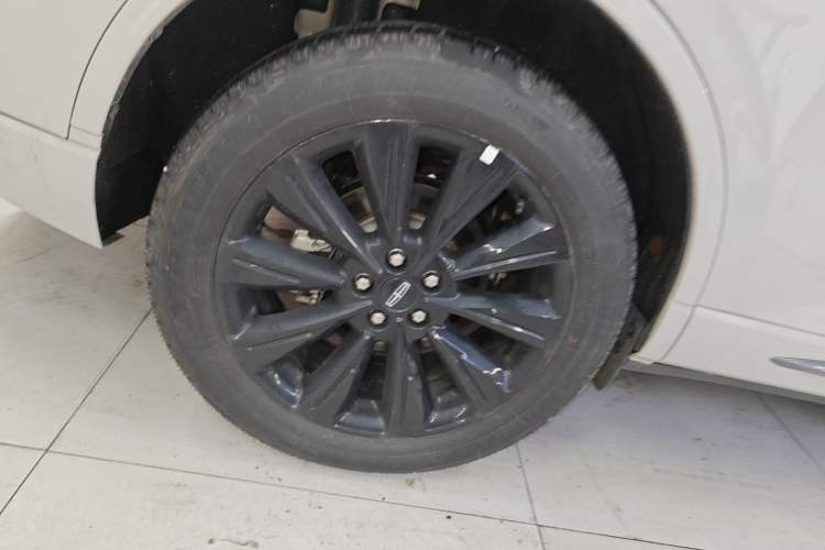 Used Lincoln Corsair 2024 1.5T Two-Wheel-Drive Mulan Special Hybrid Version Exterior 5