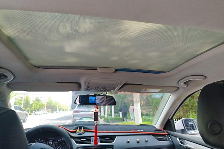 Used Skoda Octavia 2017 1.6L Automatic Smart Drive Edition Headliner