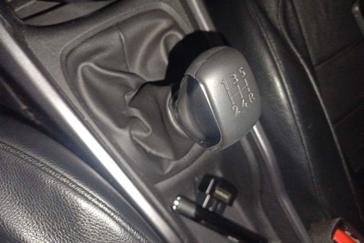 Used Peugeot 2008 2014 1.6L Manual Fashion Edition Gear Lever